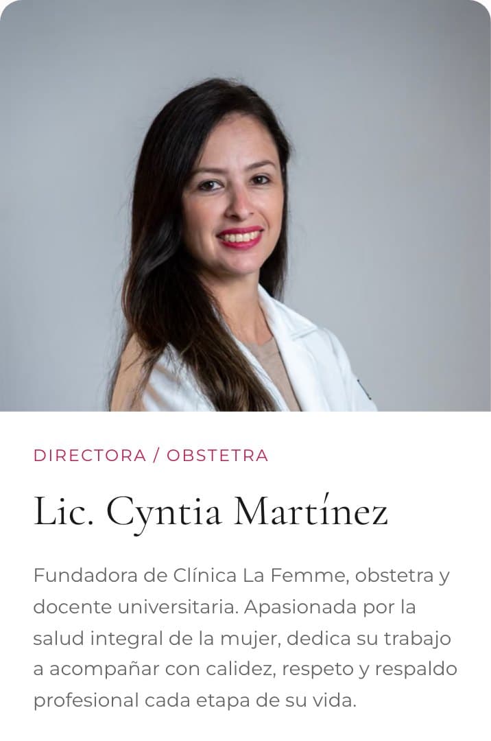 Presentación de la directora de la clínica con foto, cargo y trayectoria, en el sitio de La Femme